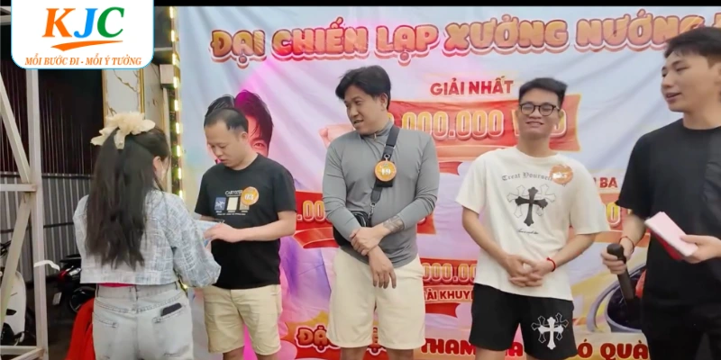 Điểm nhấn trong sự kiện đại chiến lạp xưởng nướng đá