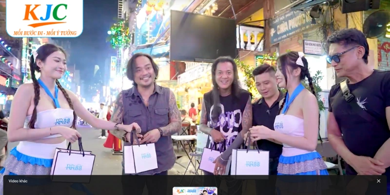 Giá trị của sự kiện 1000 phần quà tặng tại phố đi bộ Bùi Viện, TP.HCM