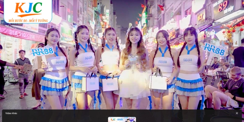 Hoạt động nổi bật trong sự kiện 1000 phần quà tặng tại phố đi bộ Bùi Viện, TP.HCM