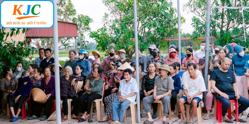 Ảnh hưởng nặng nề của bão số 5 tại miền Trung